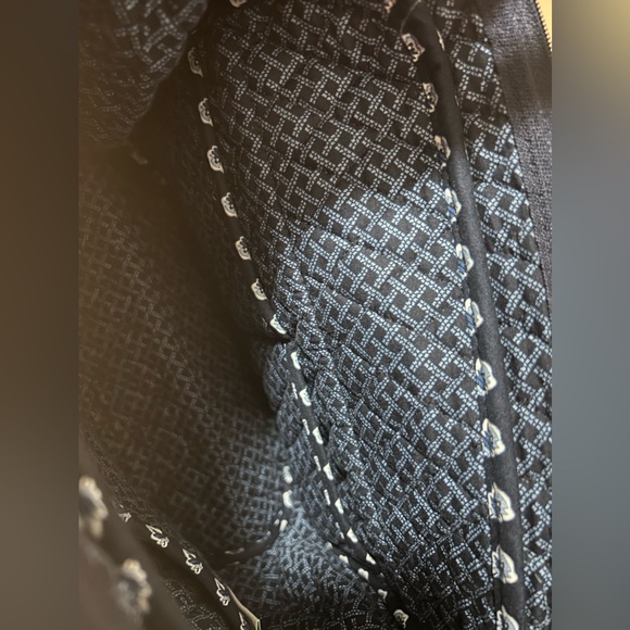 Vera Bradley cross body bag. Blue. Excellent condition. - Picture 2 of 5